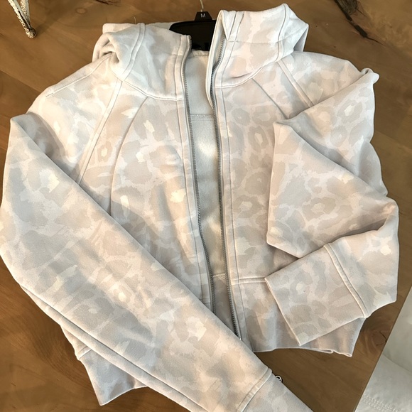 Lululemon Scuba Full-Zip Cropped Hoodie size 8 Leopard Grey EUC - Picture 1 of 4